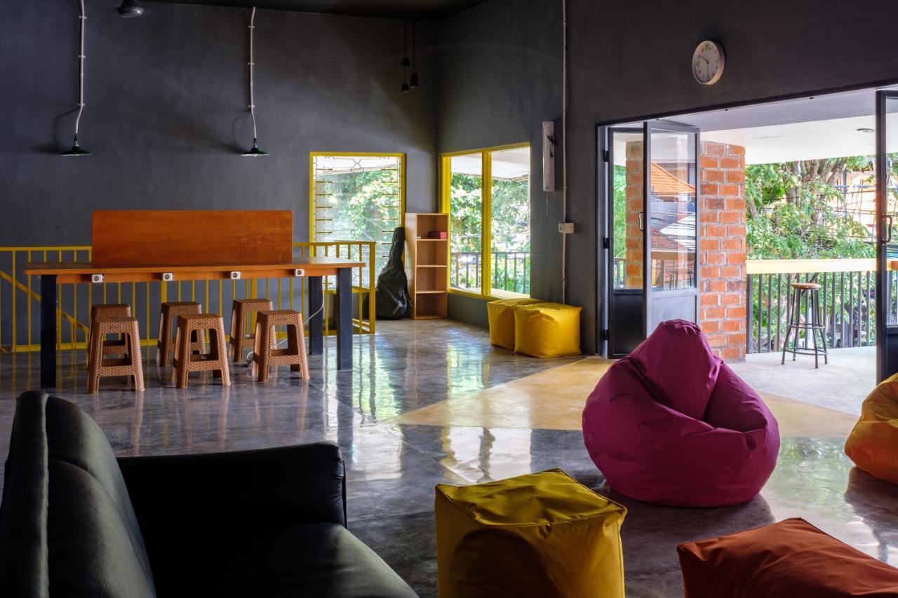 Kumpul Hostel Kuta Legian Exteriér fotografie